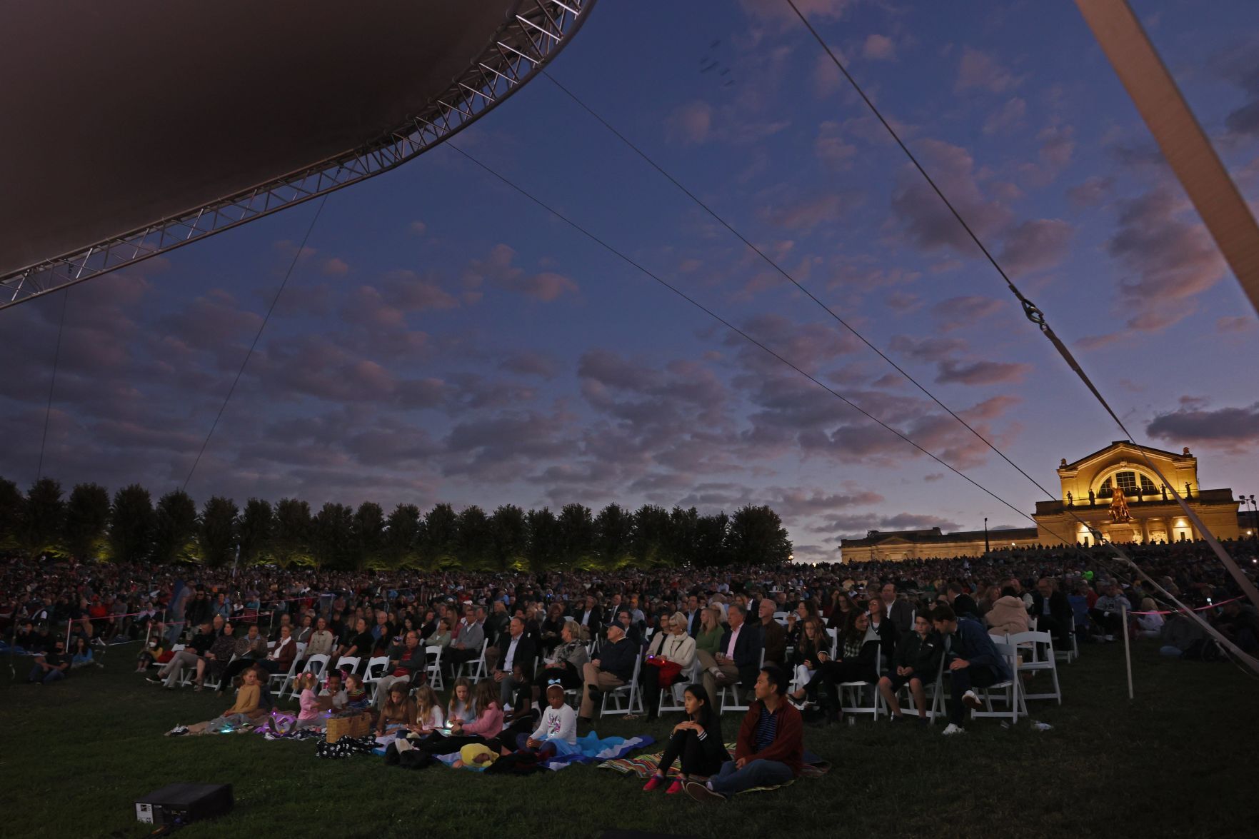 SLSO draws thousands for free Art Hill concert
